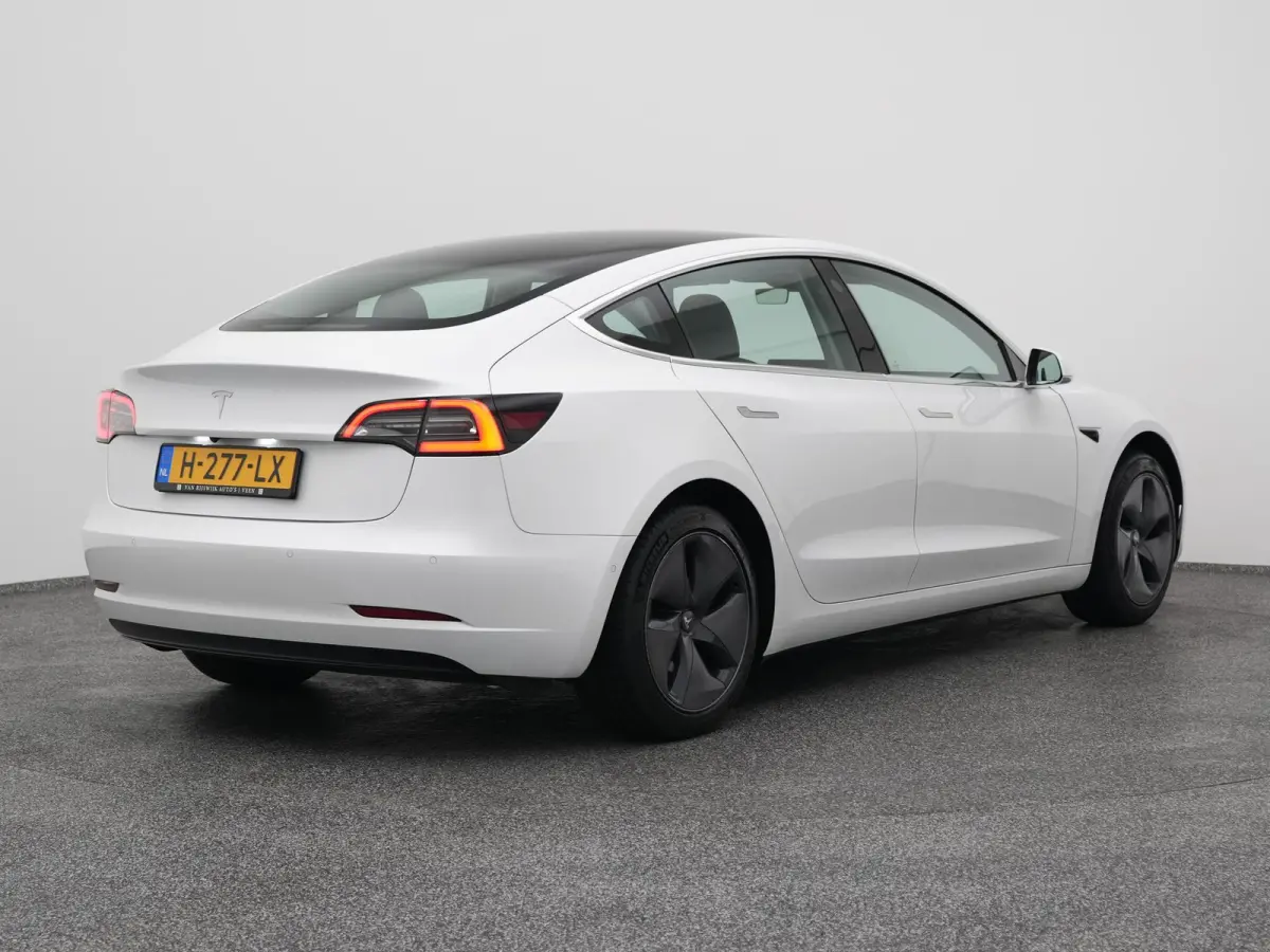 Standard RWD Plus 60 kWh | PANO | CAMERA | STOELVERW.