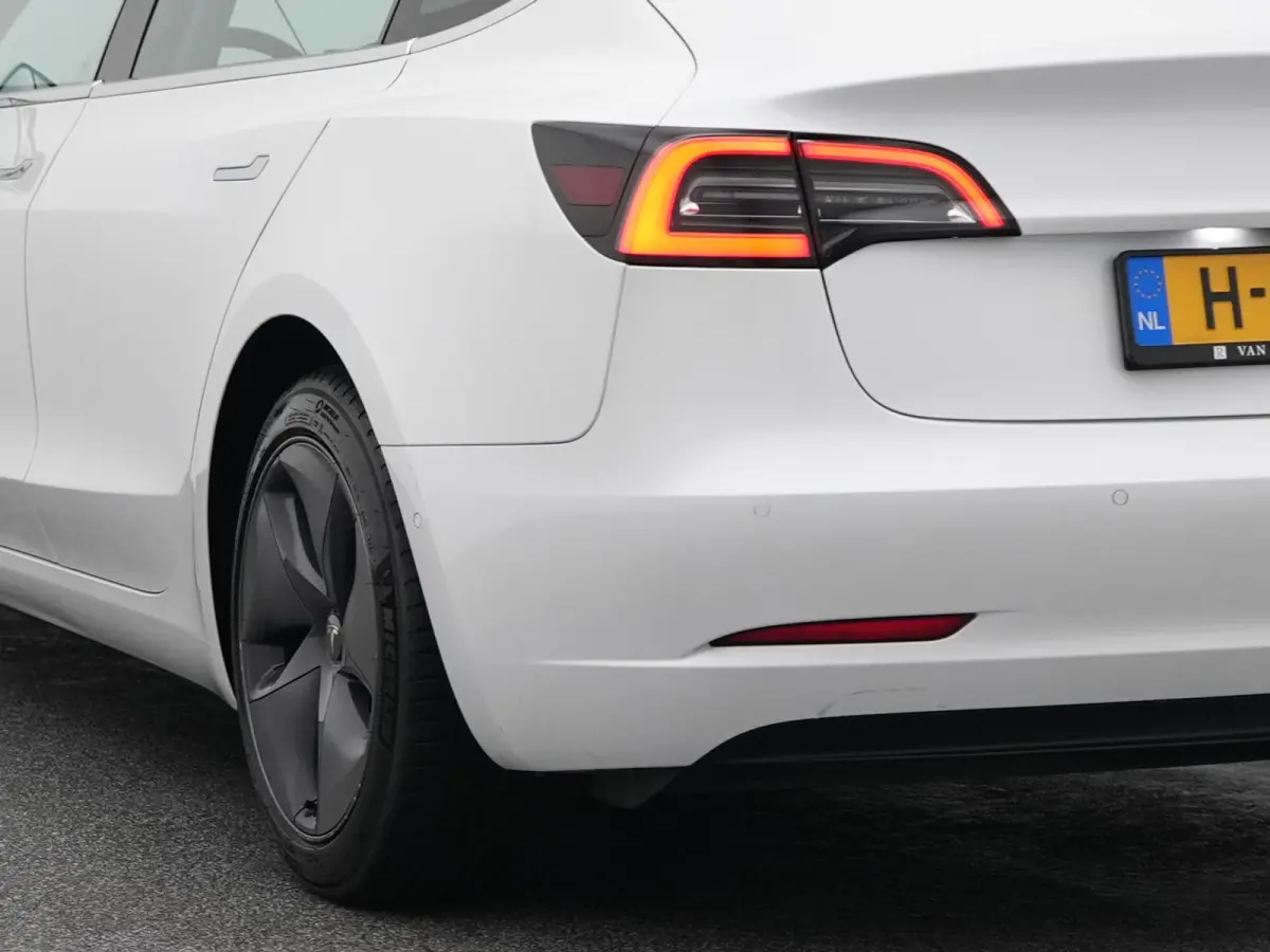Standard RWD Plus 60 kWh | PANO | CAMERA | STOELVERW.