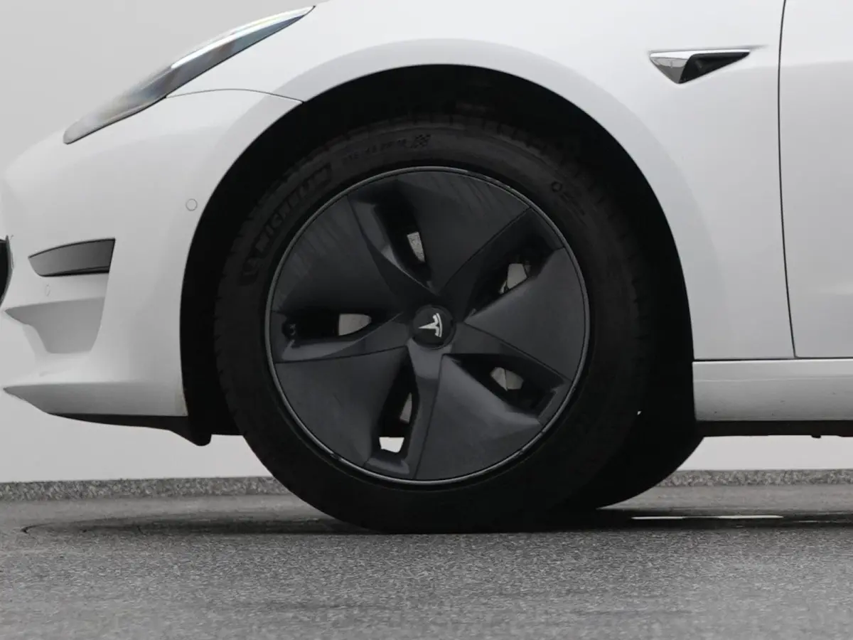 Standard RWD Plus 60 kWh | PANO | CAMERA | STOELVERW.