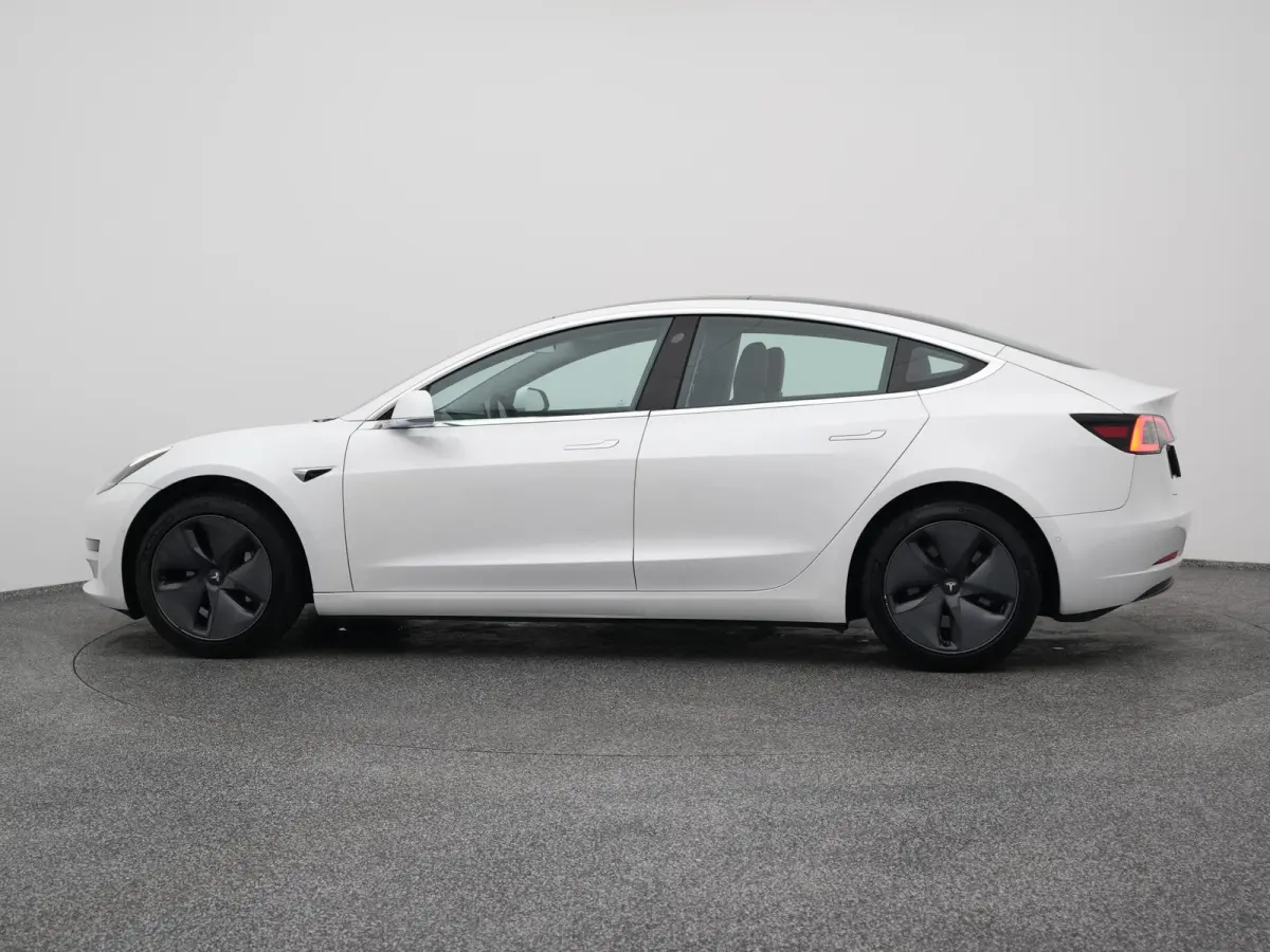 Standard RWD Plus 60 kWh | PANO | CAMERA | STOELVERW.