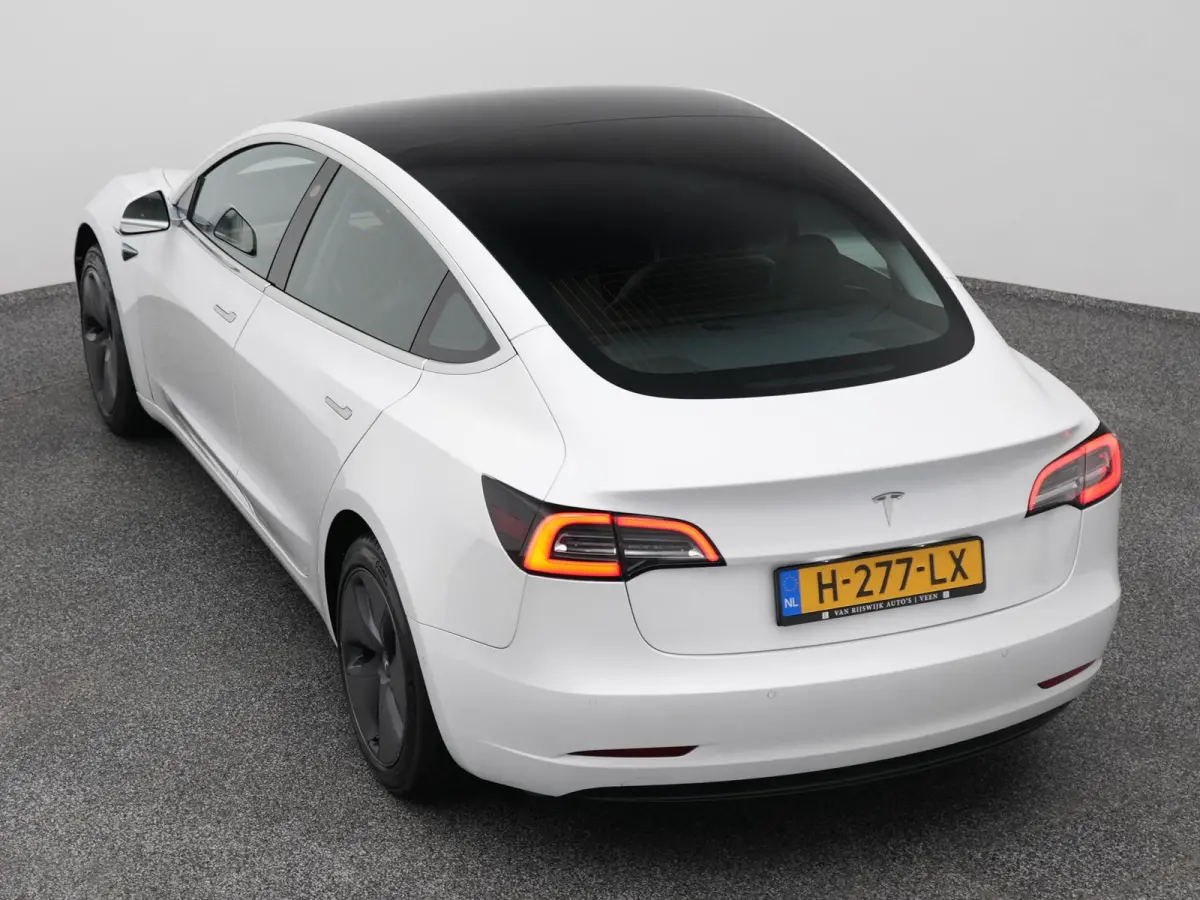 Standard RWD Plus 60 kWh | PANO | CAMERA | STOELVERW.