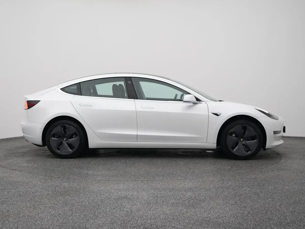 Standard RWD Plus 60 kWh | PANO | CAMERA | STOELVERW.