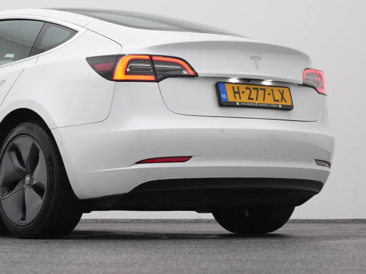 Standard RWD Plus 60 kWh | PANO | CAMERA | STOELVERW.