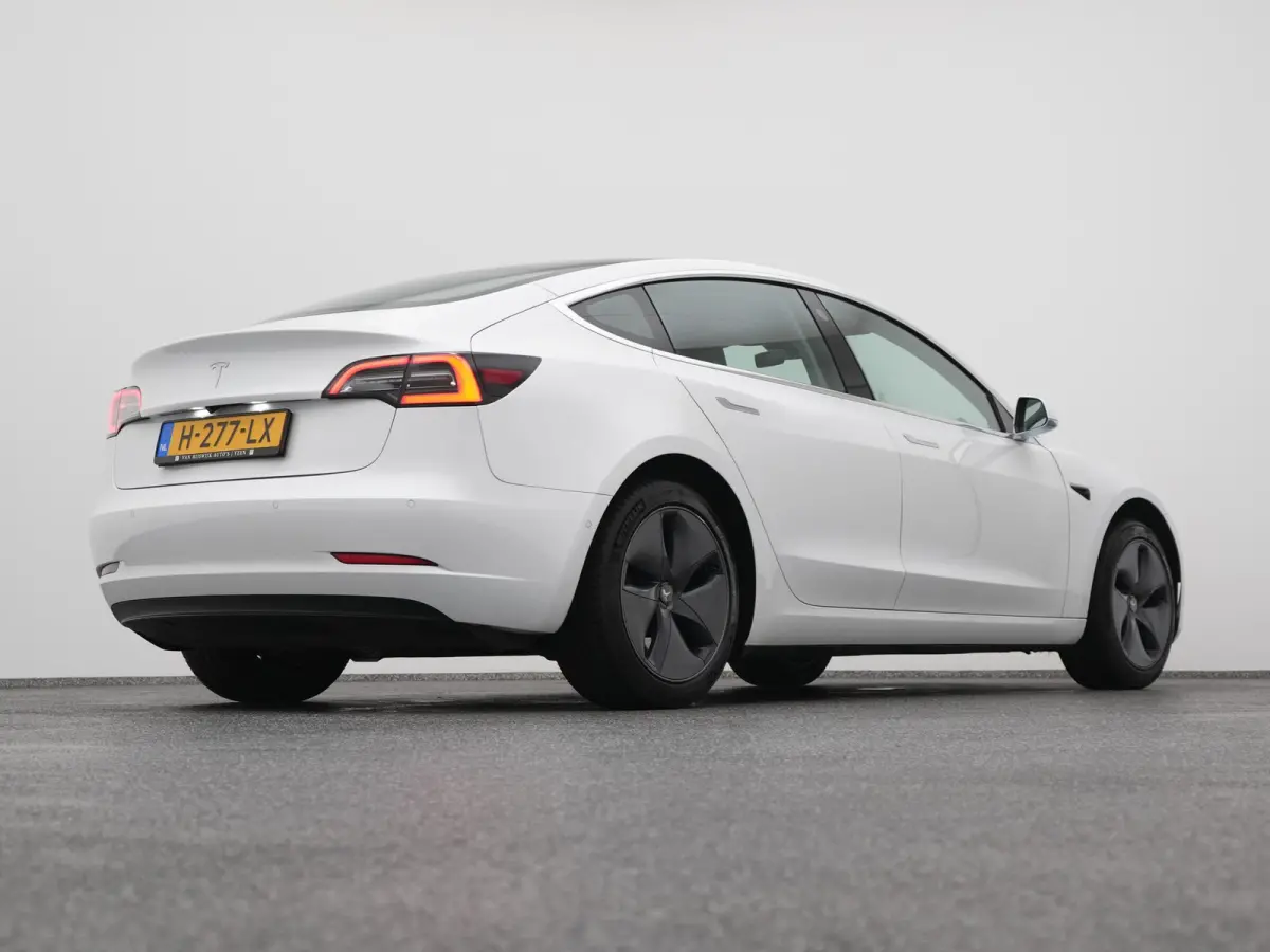 Standard RWD Plus 60 kWh | PANO | CAMERA | STOELVERW.