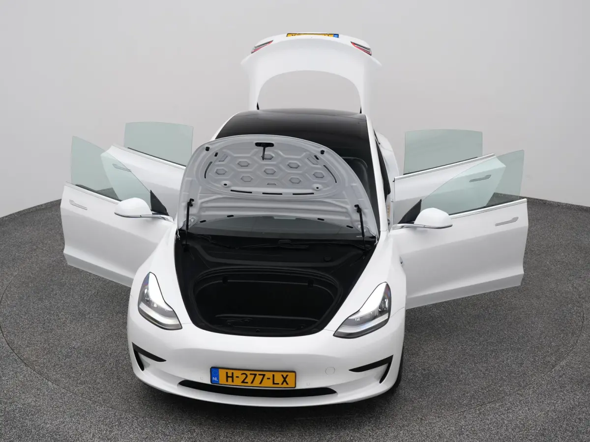 Standard RWD Plus 60 kWh | PANO | CAMERA | STOELVERW.
