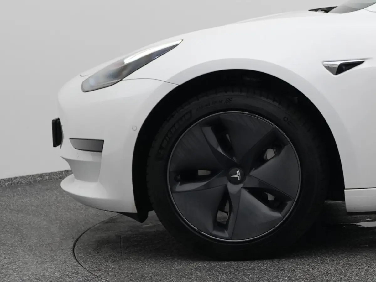 Standard RWD Plus 60 kWh | PANO | CAMERA | STOELVERW.