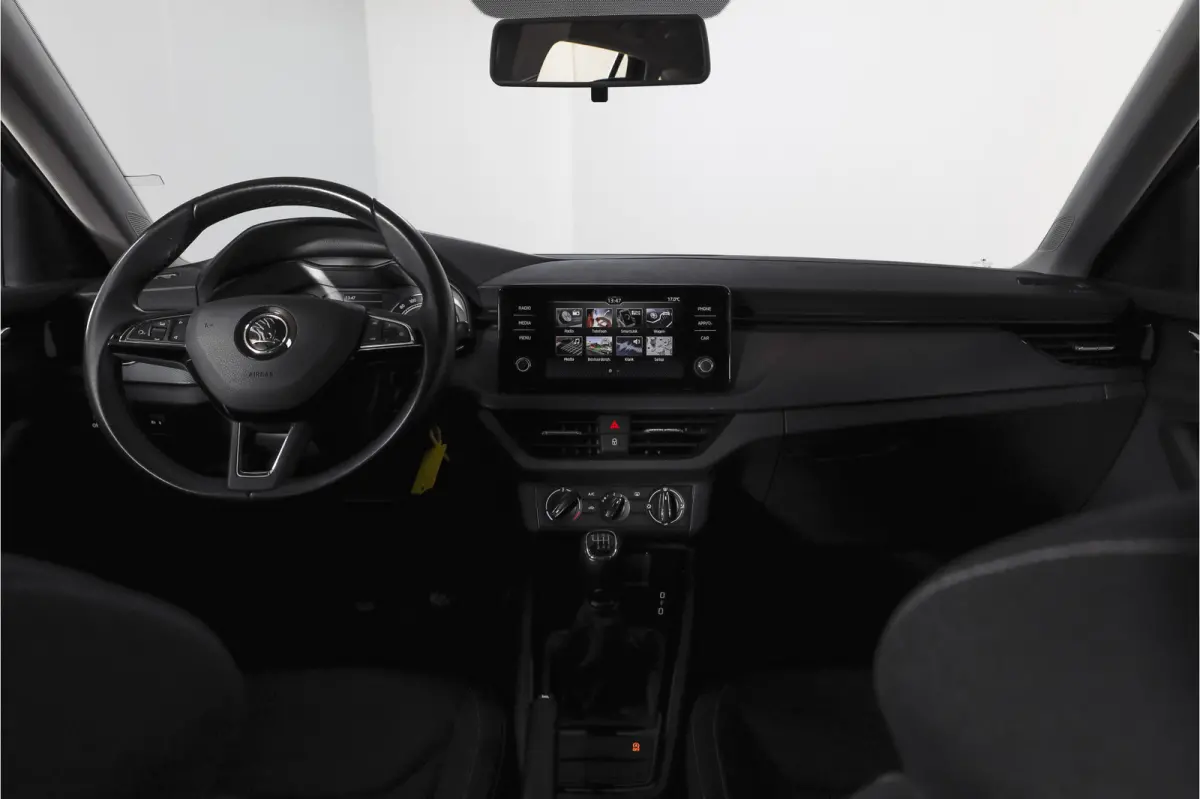 1.0 TSI 116 PK Ambition Org. NL | Cruise | PDC | App. Connect | Airco | Elek. Trekhaak | LM 16" |
