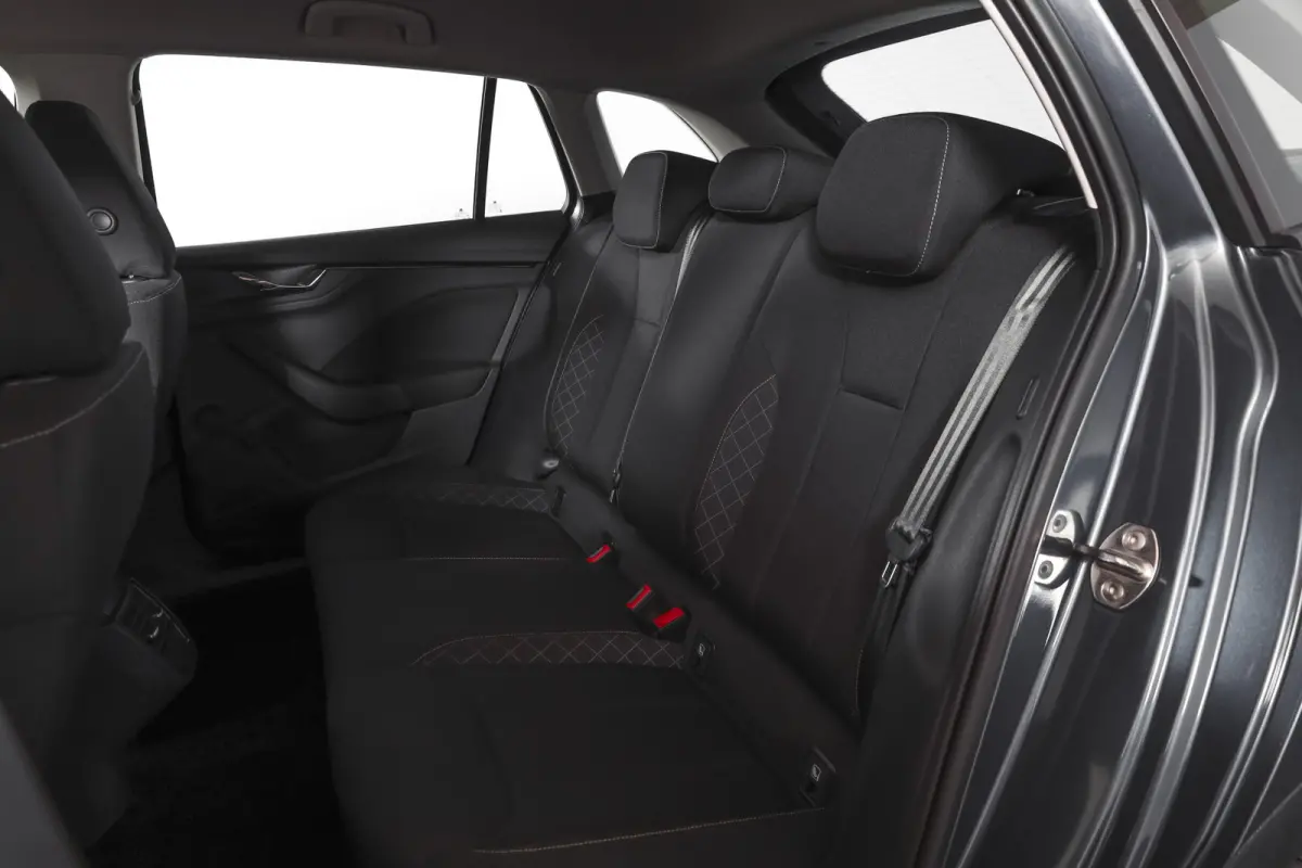 1.0 TSI 116 PK Ambition Org. NL | Cruise | PDC | App. Connect | Airco | Elek. Trekhaak | LM 16" |
