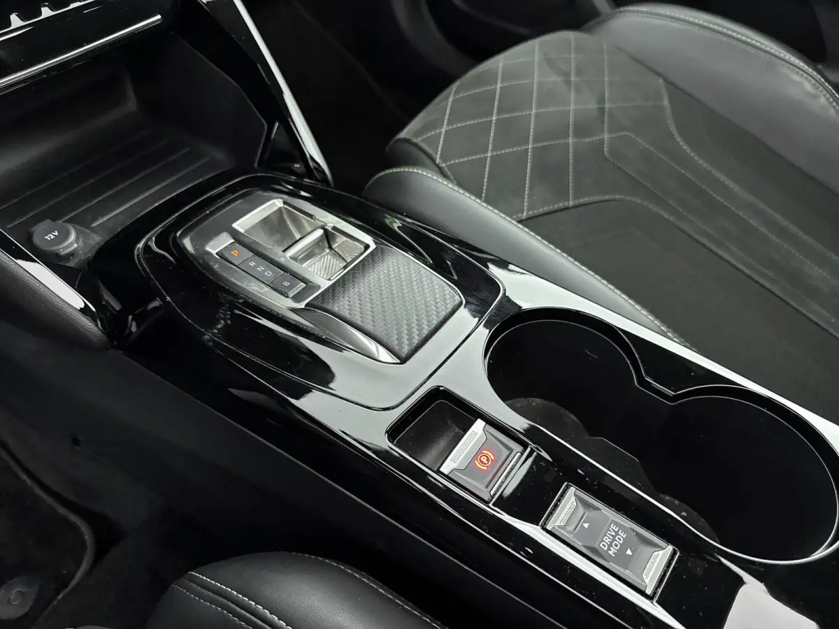 SUV 136pk EV 50 kWh GT Pack | Accu 91% | Fase 3 | Panorama dak | Camera | Navigatie | Parkeersensoren | Carplay