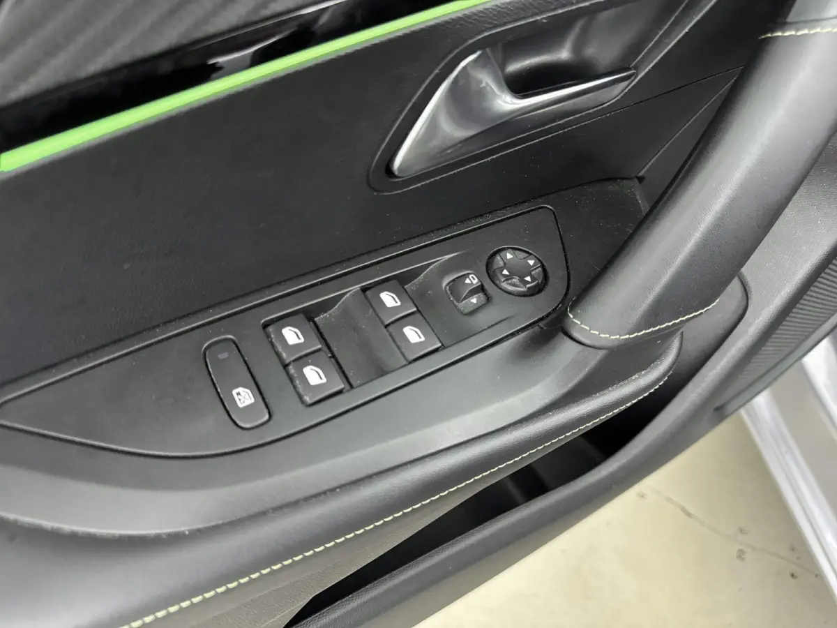 SUV 136pk EV 50 kWh GT Pack | Accu 91% | Fase 3 | Panorama dak | Camera | Navigatie | Parkeersensoren | Carplay
