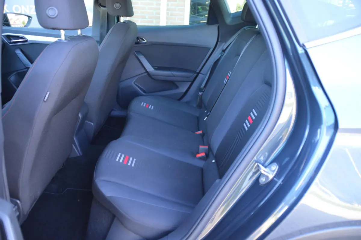 1.0 TSI FR 115 pk Business Intense DSG automaat
