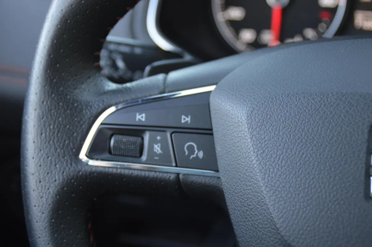 1.0 TSI FR 115 pk Business Intense DSG automaat