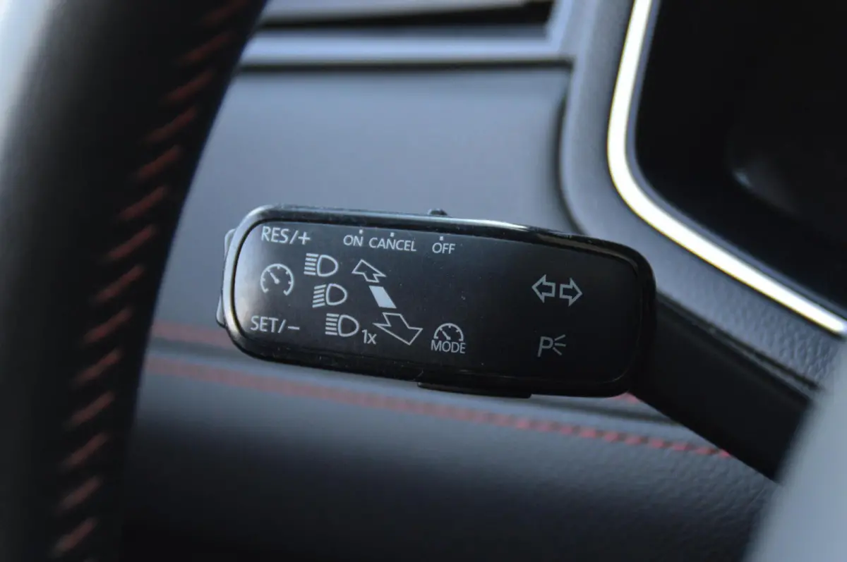 1.0 TSI FR 115 pk Business Intense DSG automaat
