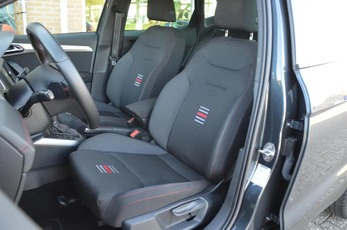 1.0 TSI FR 115 pk Business Intense DSG automaat
