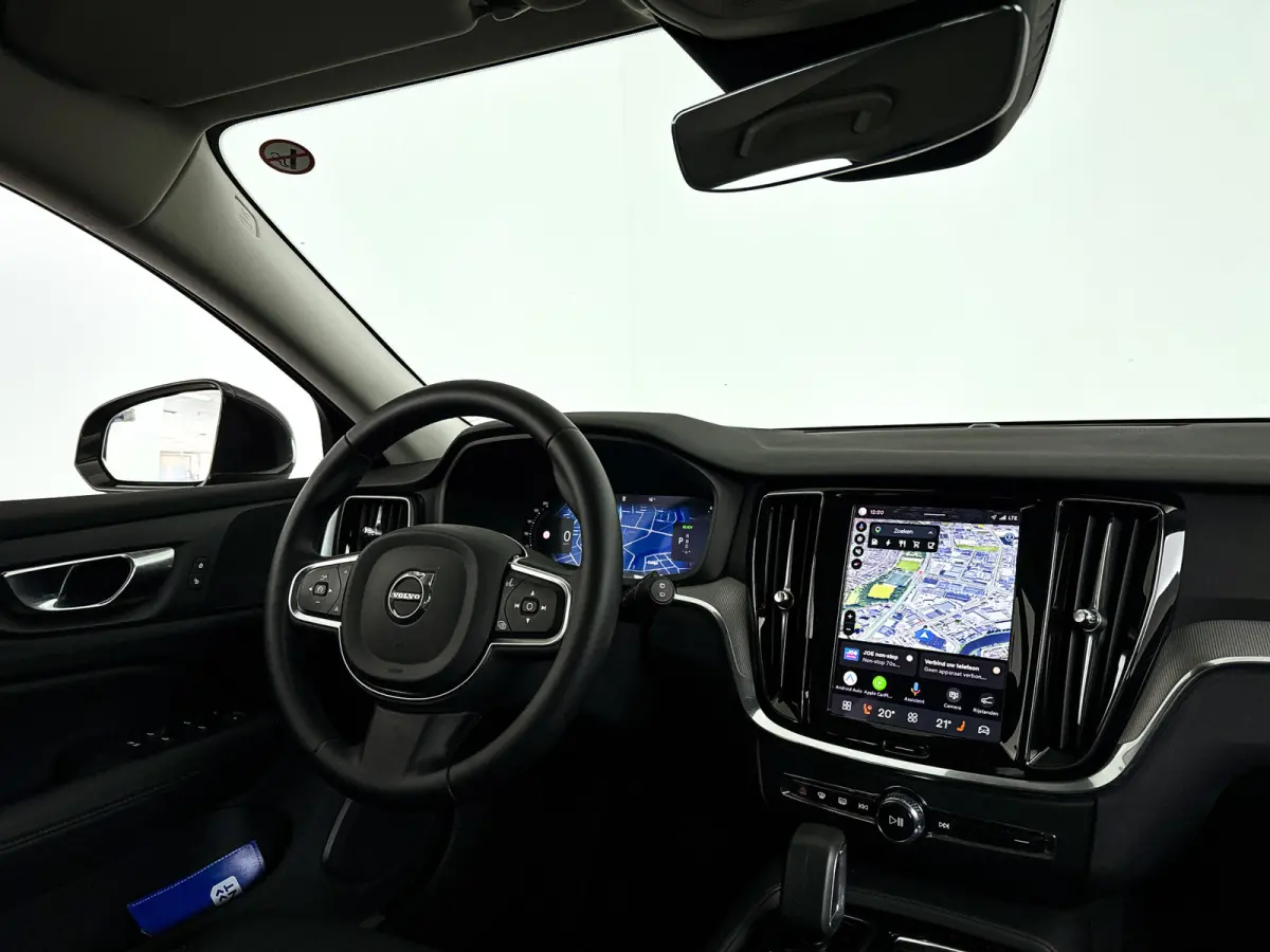 T6 Plug-in hybrid AWD Essential Bright | SOH 99% | Parkeercamera | Stoel- en Stuurverwarming | Cruise control