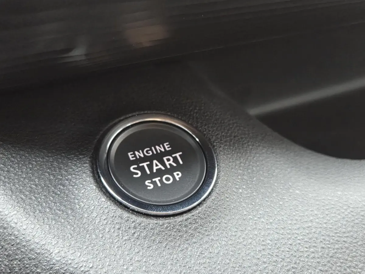 1.2 e-Hybrid Longitude | 2025 | Automaat | Carplay / Cruise / Winterpack