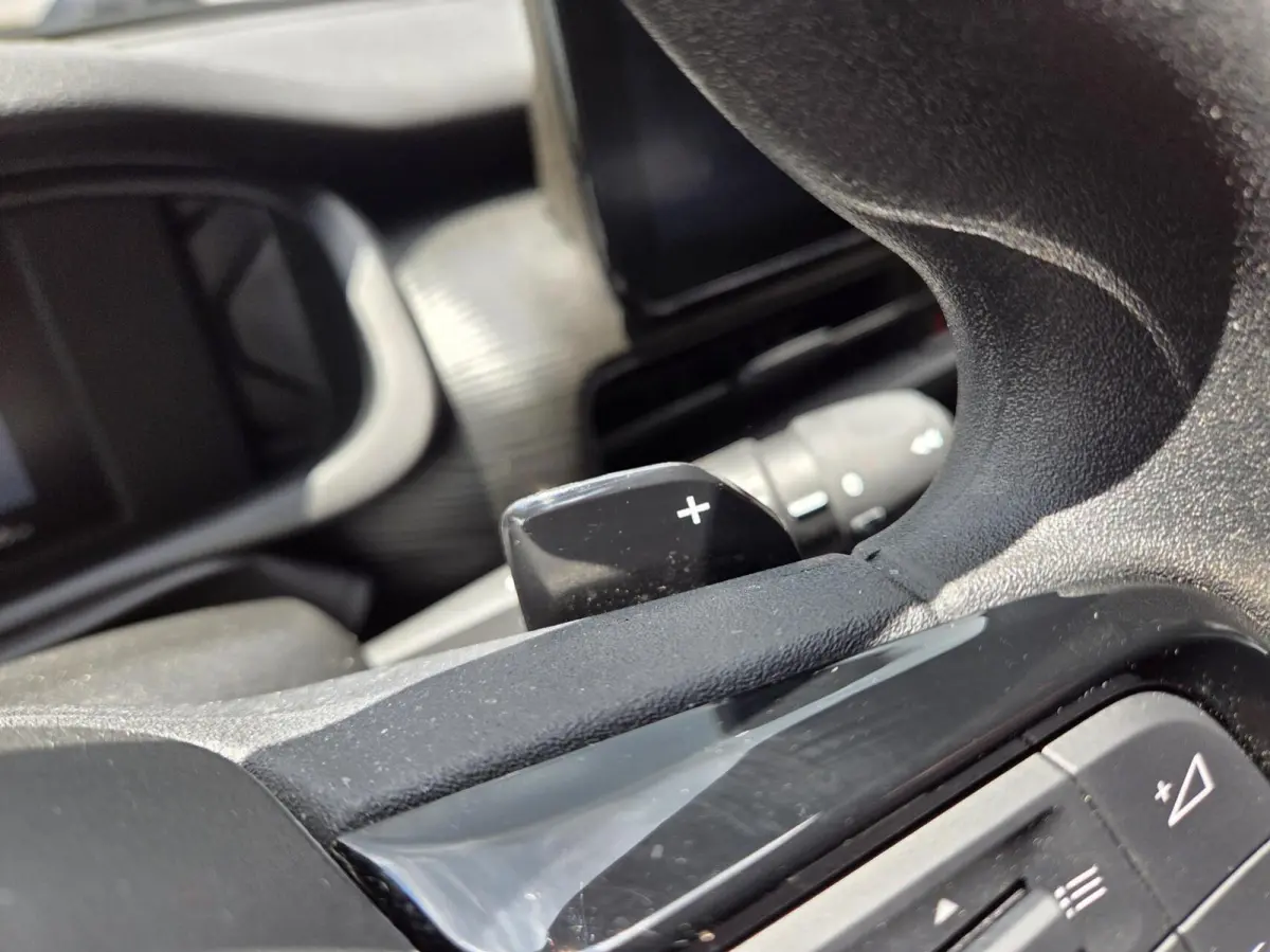 1.2 e-Hybrid Longitude | 2025 | Automaat | Carplay / Cruise / Winterpack
