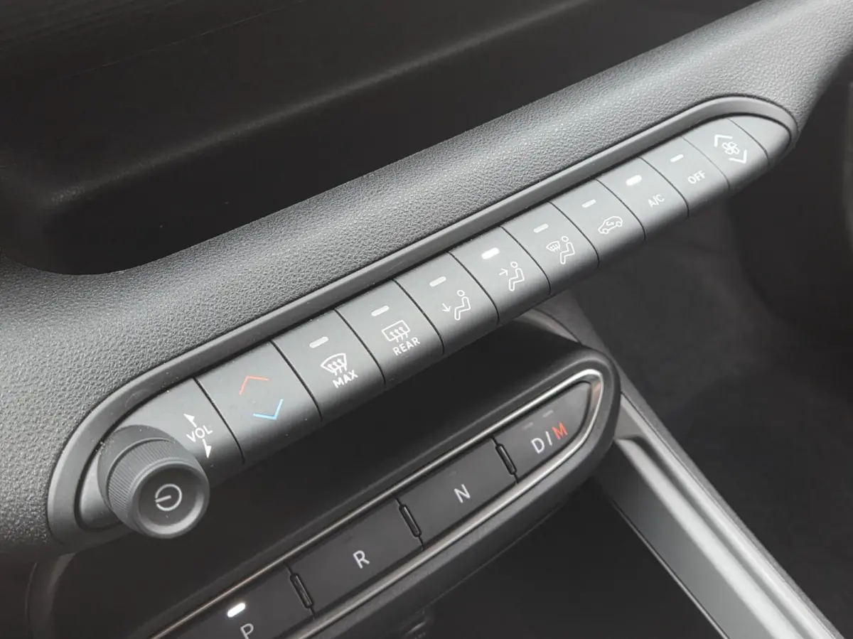 1.2 e-Hybrid Longitude | 2025 | Automaat | Carplay / Cruise / Winterpack