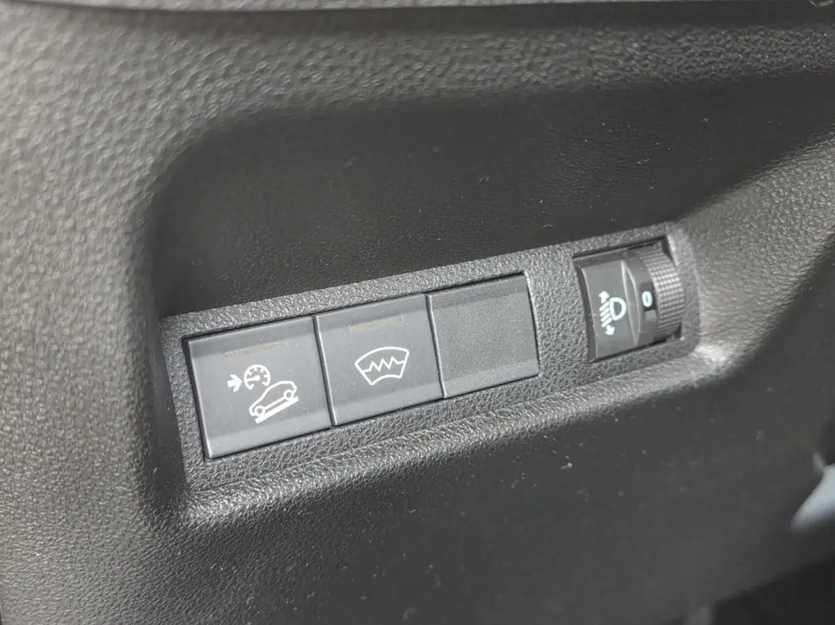 1.2 e-Hybrid Longitude | 2025 | Automaat | Carplay / Cruise / Winterpack