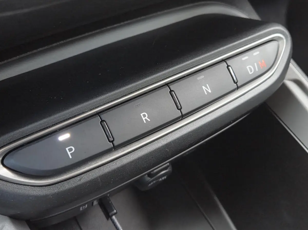 1.2 e-Hybrid Longitude | 2025 | Automaat | Carplay / Cruise / Winterpack