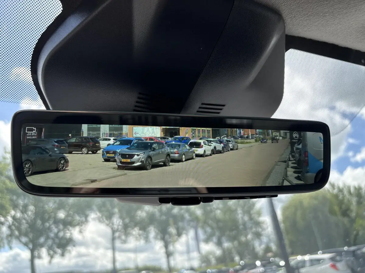 L3 75 kWh | STX Sport | Lederen bekleding | Spoilerpakket | 18 inch Lichtmetalen velgen | Dynamic NAV Pakket | Winterpakket | Comfort Pakket | betimmering | 2x schuifdeur | Mooiste bus van N