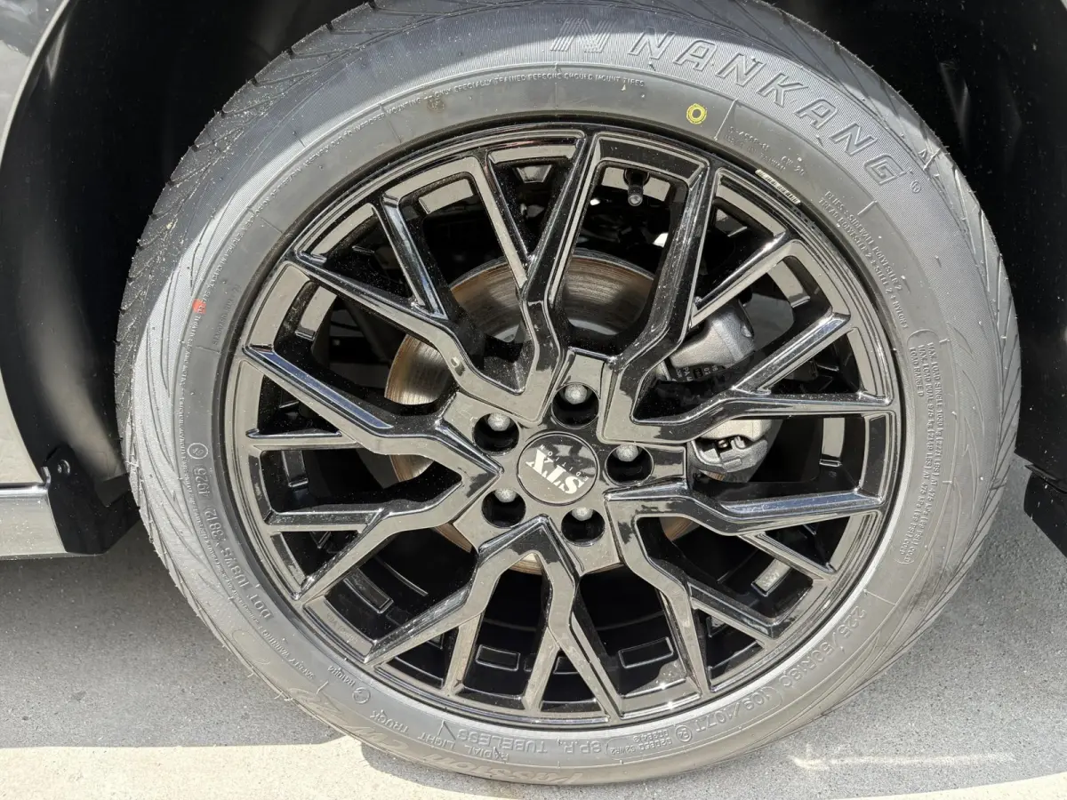 L3 75 kWh | STX Sport | Lederen bekleding | Spoilerpakket | 18 inch Lichtmetalen velgen | Dynamic NAV Pakket | Winterpakket | Comfort Pakket | betimmering | 2x schuifdeur | Mooiste bus van N