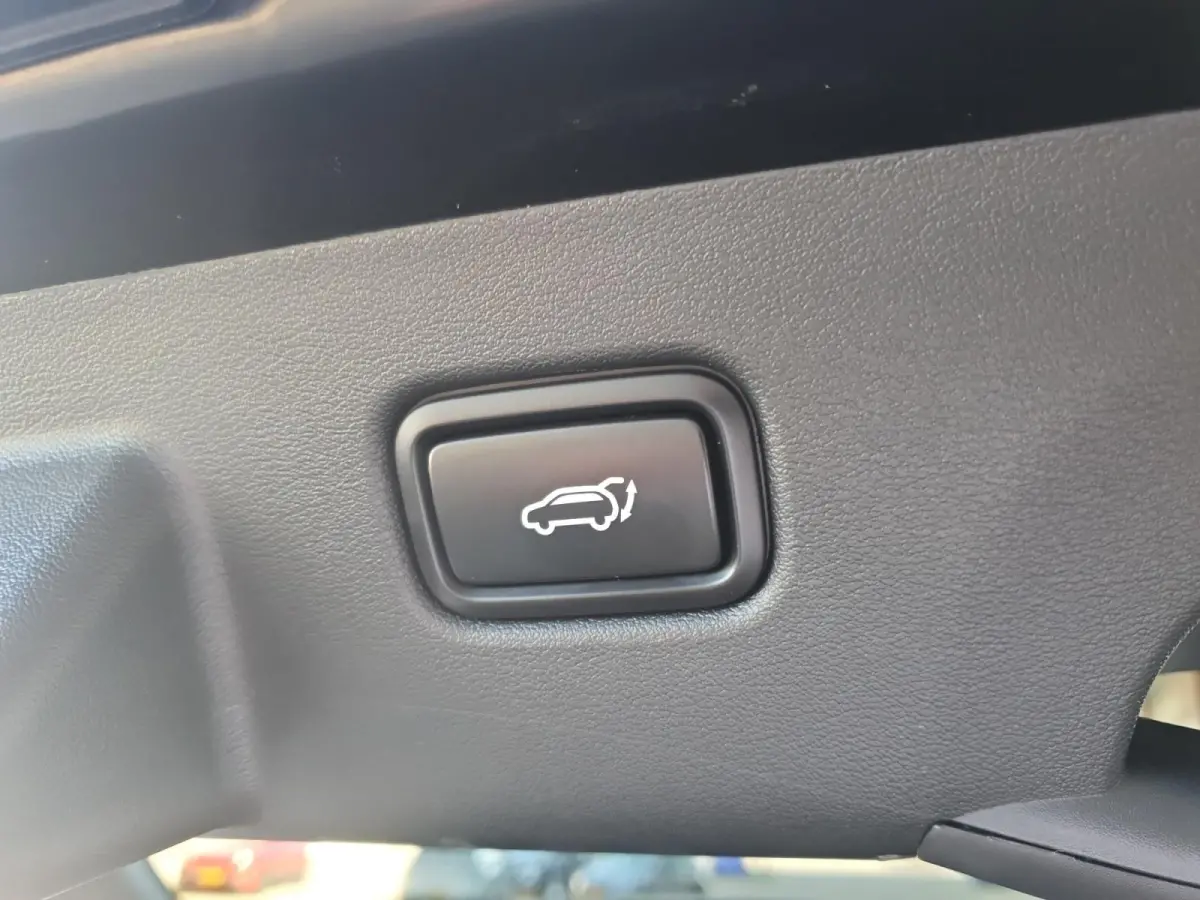 GT-Line AWD 77.4 kWh | Schuifdak | Rondom Camera | Stoel verwarming en ventilatie | Elektrisch bedienbare voorstoelen | Meridian audio