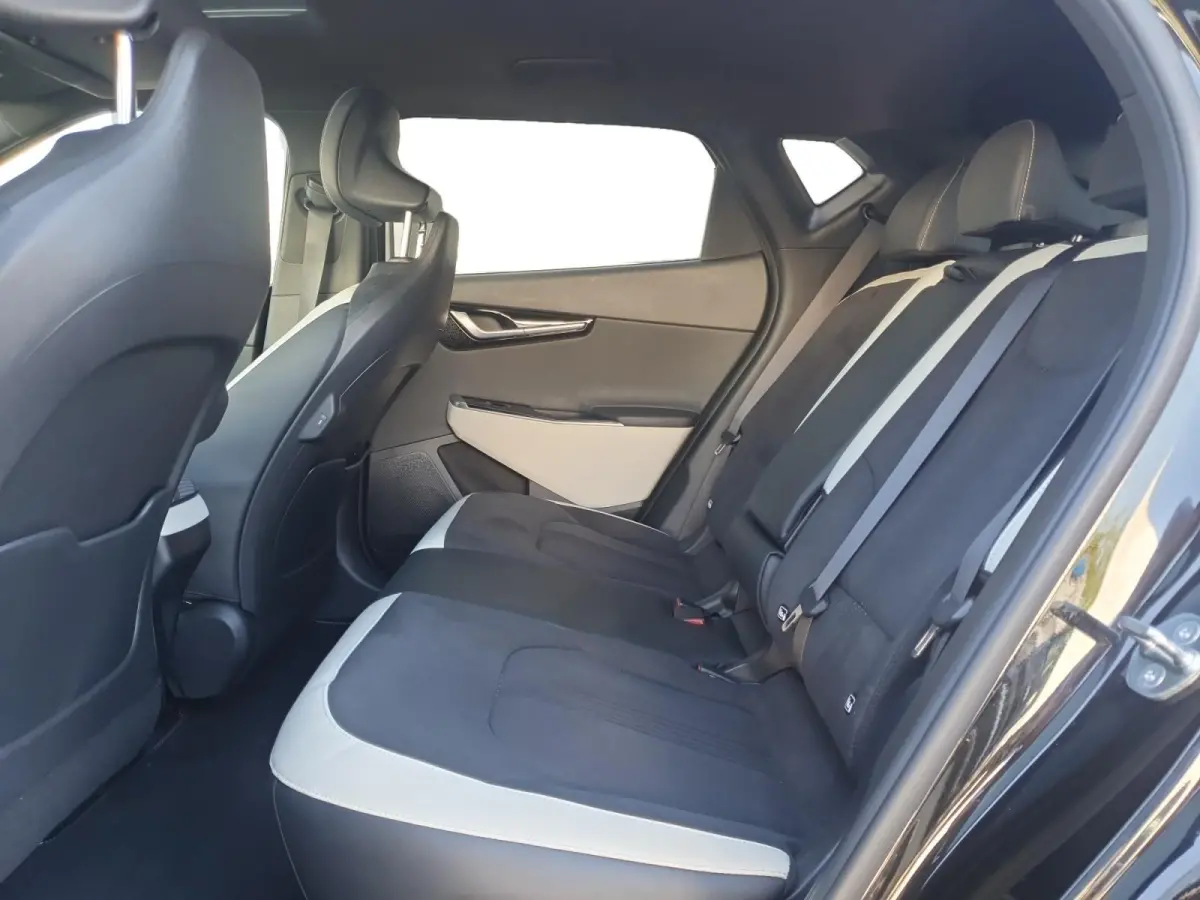 GT-Line AWD 77.4 kWh | Schuifdak | Rondom Camera | Stoel verwarming en ventilatie | Elektrisch bedienbare voorstoelen | Meridian audio