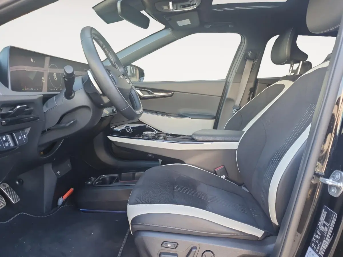 GT-Line AWD 77.4 kWh | Schuifdak | Rondom Camera | Stoel verwarming en ventilatie | Elektrisch bedienbare voorstoelen | Meridian audio