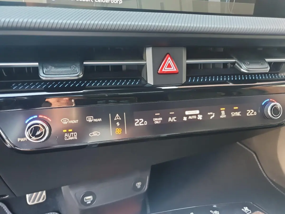 GT-Line AWD 77.4 kWh | Schuifdak | Rondom Camera | Stoel verwarming en ventilatie | Elektrisch bedienbare voorstoelen | Meridian audio