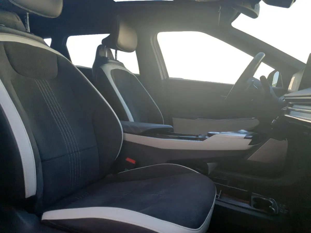GT-Line AWD 77.4 kWh | Schuifdak | Rondom Camera | Stoel verwarming en ventilatie | Elektrisch bedienbare voorstoelen | Meridian audio
