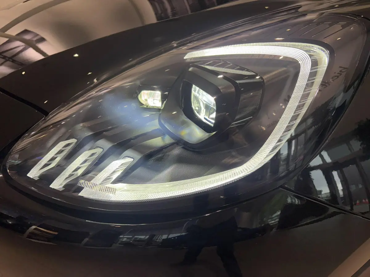 1.0 EcoBoost BlueCruise Edition | 155PK AUTOMAAT | WINTER PACK | MATRIX LED KOPLAMPEN