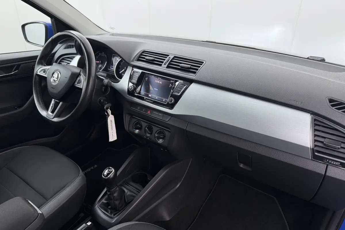 1.0 96 PK TSI Business Carplay Navi Cruise Park.sens LED