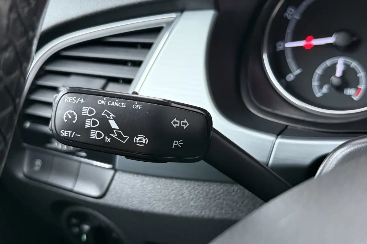 1.0 96 PK TSI Business Carplay Navi Cruise Park.sens LED