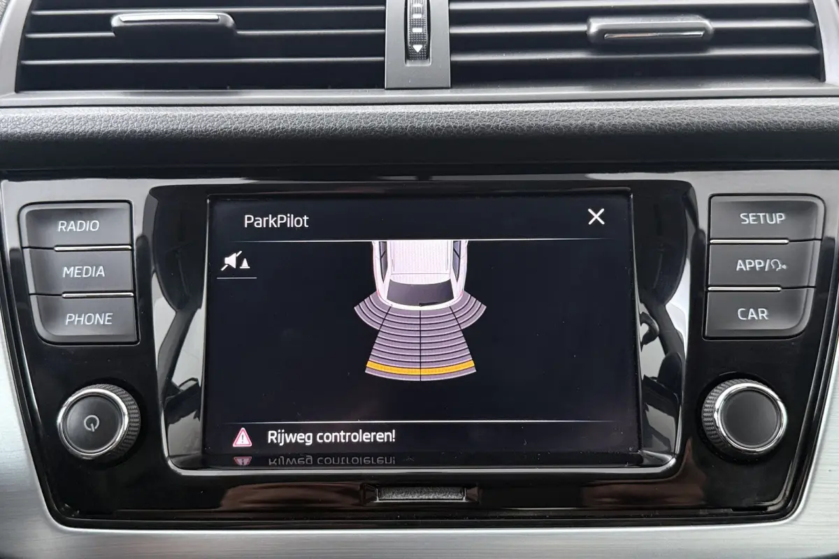 1.0 96 PK TSI Business Carplay Navi Cruise Park.sens LED