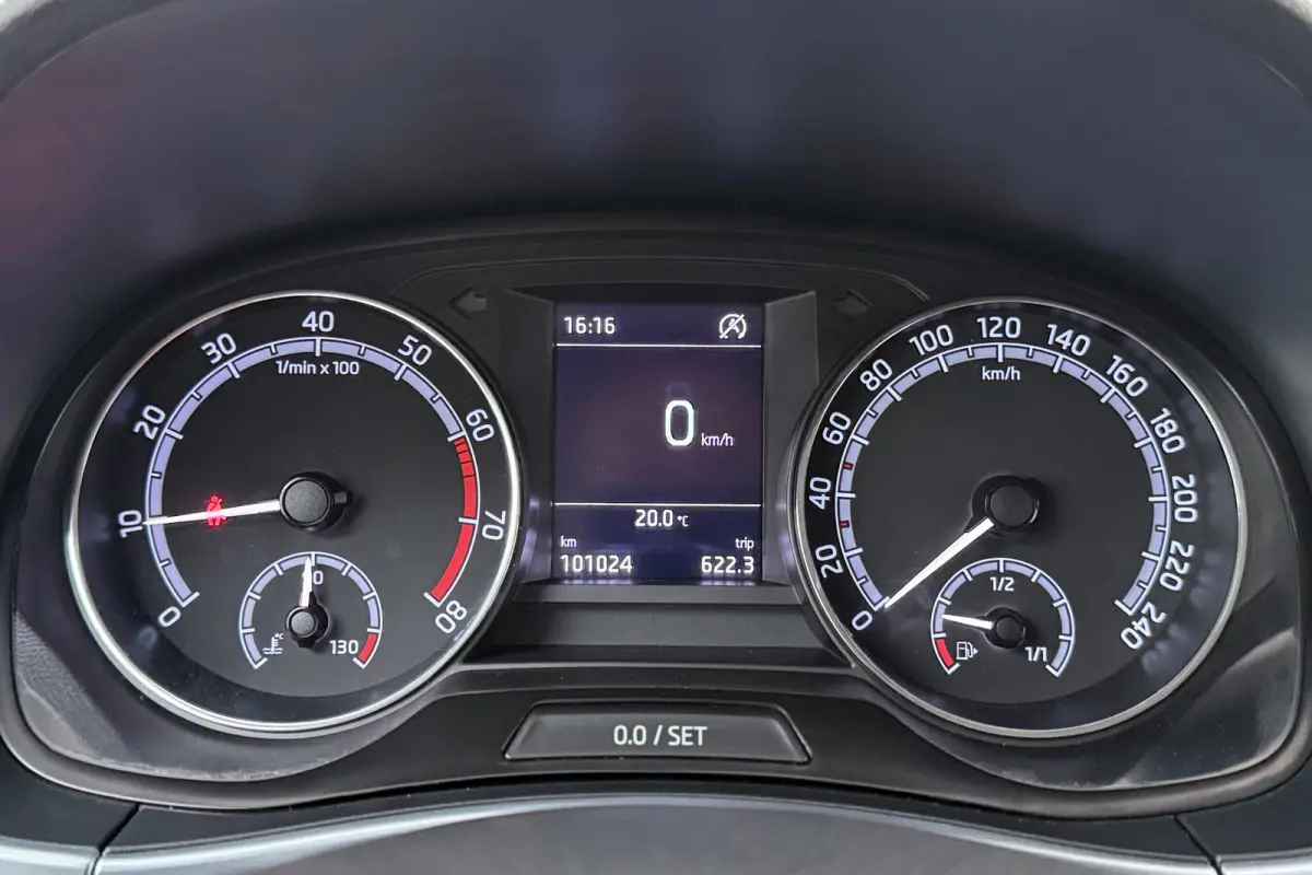 1.0 96 PK TSI Business Carplay Navi Cruise Park.sens LED