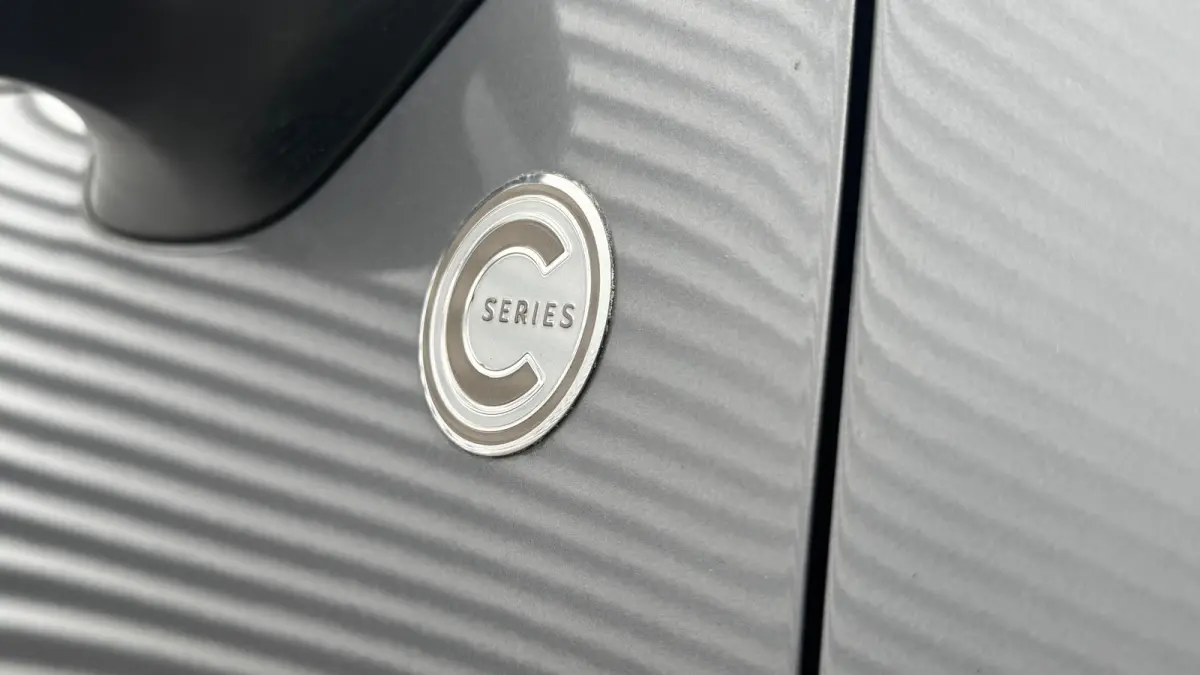 1.2 PURETECH 83PK C-SERIES / NAVI / CLIMA / LED / BLUETOOTH / CRUISECONTROL / 1E EIGENAAR / NIEUWSTAAT !!