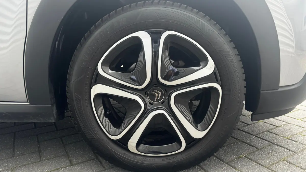 1.2 PURETECH 83PK C-SERIES / NAVI / CLIMA / LED / BLUETOOTH / CRUISECONTROL / 1E EIGENAAR / NIEUWSTAAT !!