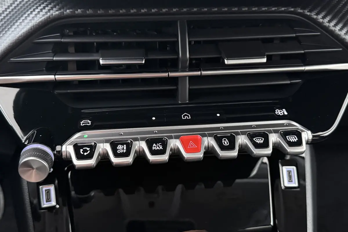 1.2T 101 PK Allure Carplay Navi 16'LMV Privacy glas