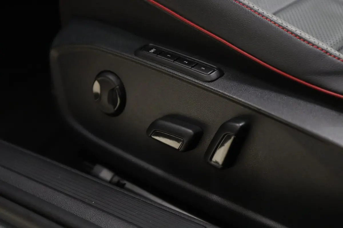 2.0 TSI GTI CLUBSPORT/PANO/HUD/ACC/DCC/NURB/IQ-LIGHT/VOLL
