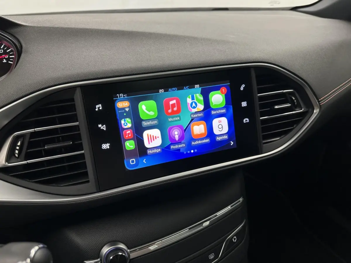 1.2 PureTech GT-Line Avantage PANO CAMERA CARPLAY ECC CRUISE.