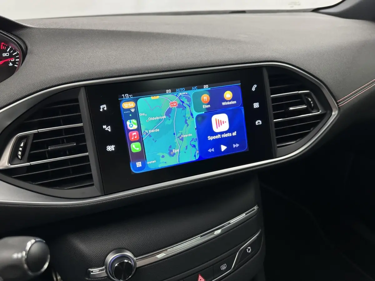 1.2 PureTech GT-Line Avantage PANO CAMERA CARPLAY ECC CRUISE.