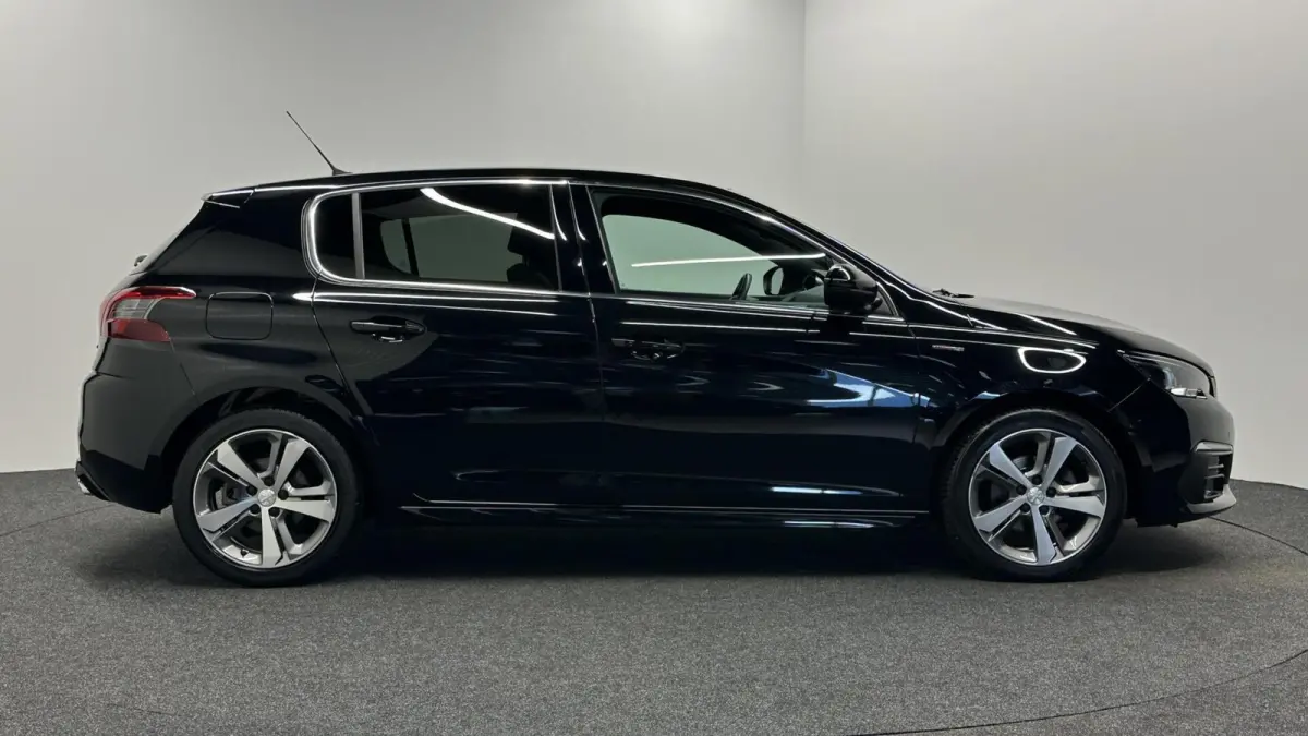 1.2 PureTech GT-Line Avantage PANO CAMERA CARPLAY ECC CRUISE.