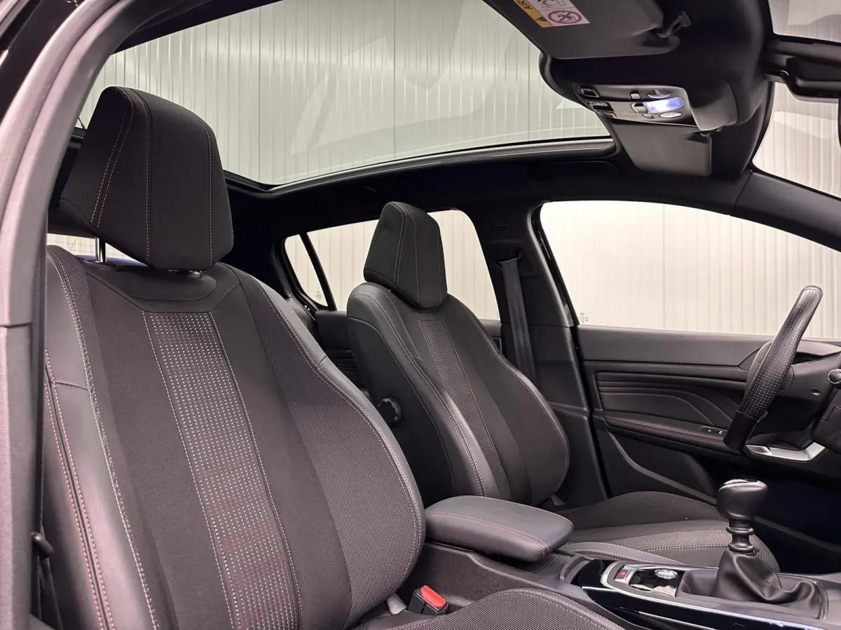 1.2 PureTech GT-Line Avantage PANO CAMERA CARPLAY ECC CRUISE.