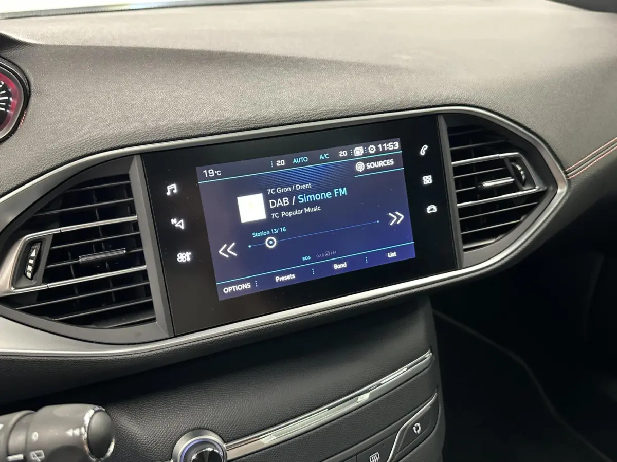 1.2 PureTech GT-Line Avantage PANO CAMERA CARPLAY ECC CRUISE.