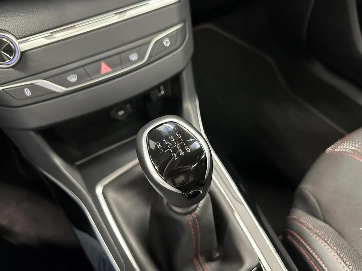 1.2 PureTech GT-Line Avantage PANO CAMERA CARPLAY ECC CRUISE.