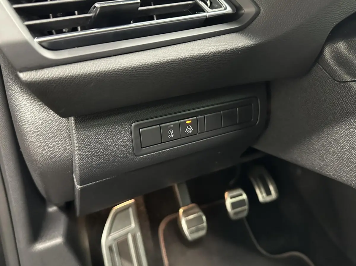 1.2 PureTech GT-Line Avantage PANO CAMERA CARPLAY ECC CRUISE.