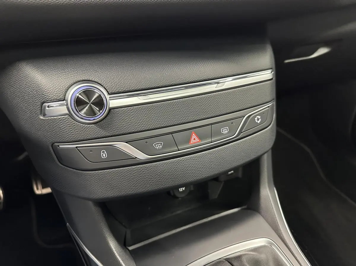 1.2 PureTech GT-Line Avantage PANO CAMERA CARPLAY ECC CRUISE.