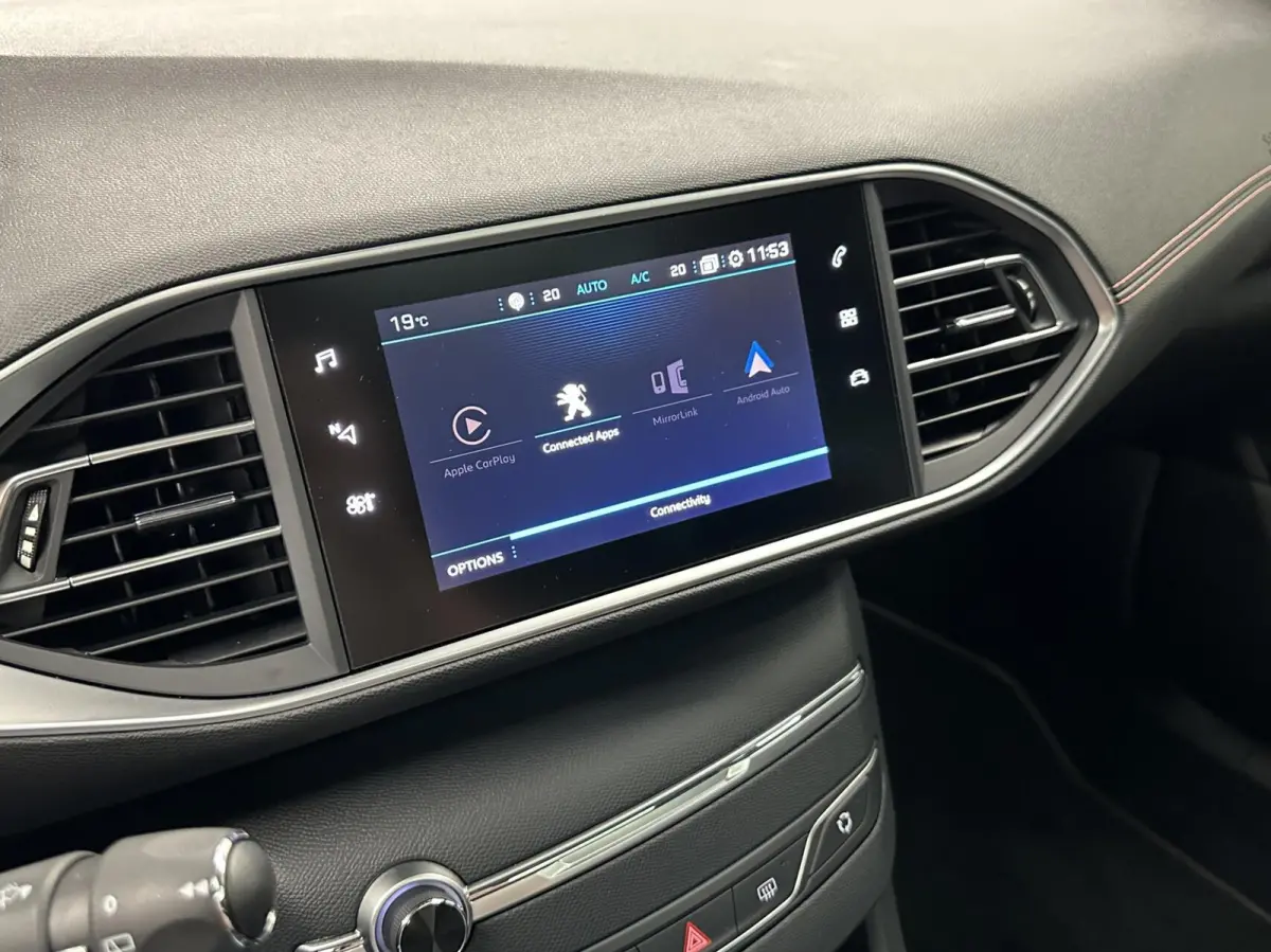 1.2 PureTech GT-Line Avantage PANO CAMERA CARPLAY ECC CRUISE.