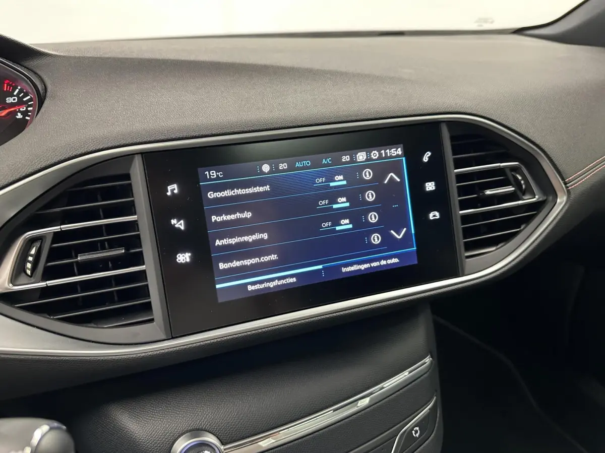 1.2 PureTech GT-Line Avantage PANO CAMERA CARPLAY ECC CRUISE.